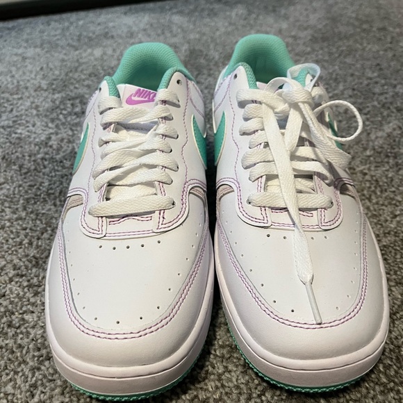 Women’s Nike Gamma Force Sneakers - Picture 6 of 6